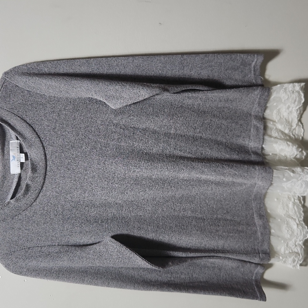 Peyton Bre Girl's sweater sz 8